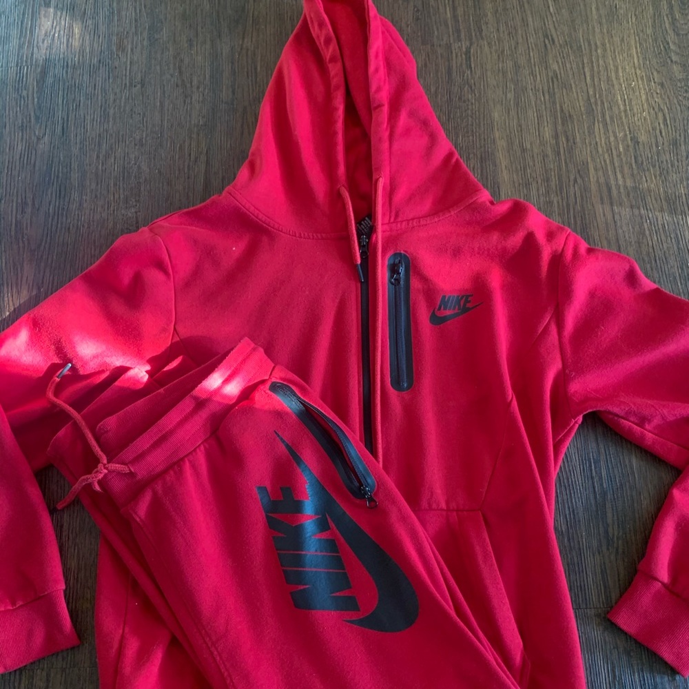 XL Nike Men’s Suit